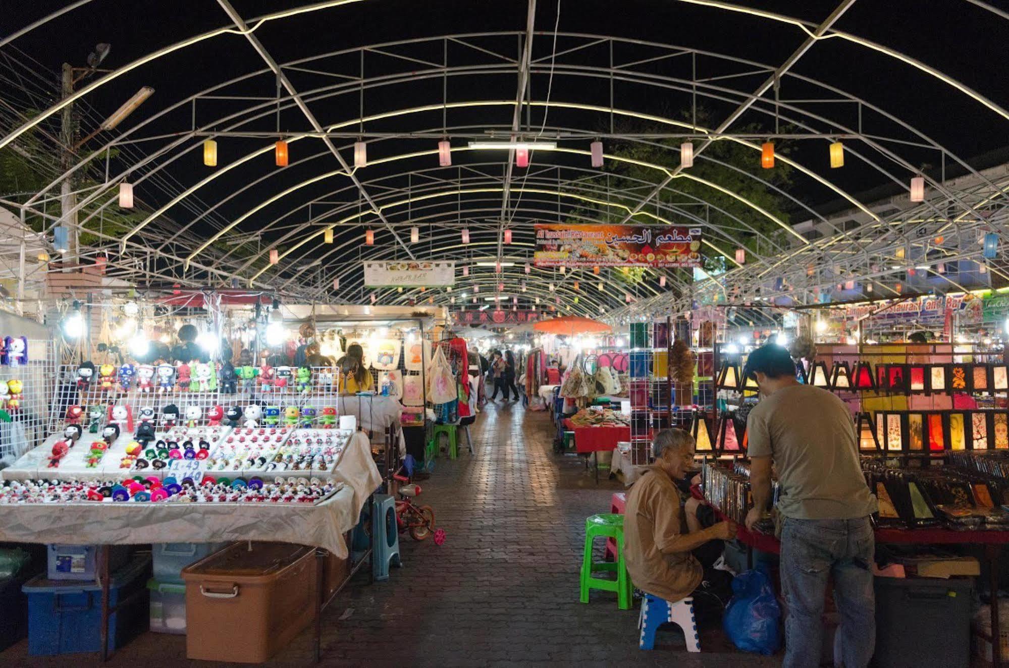 Night Bazaar Place Chiang Mai Dış mekan fotoğraf